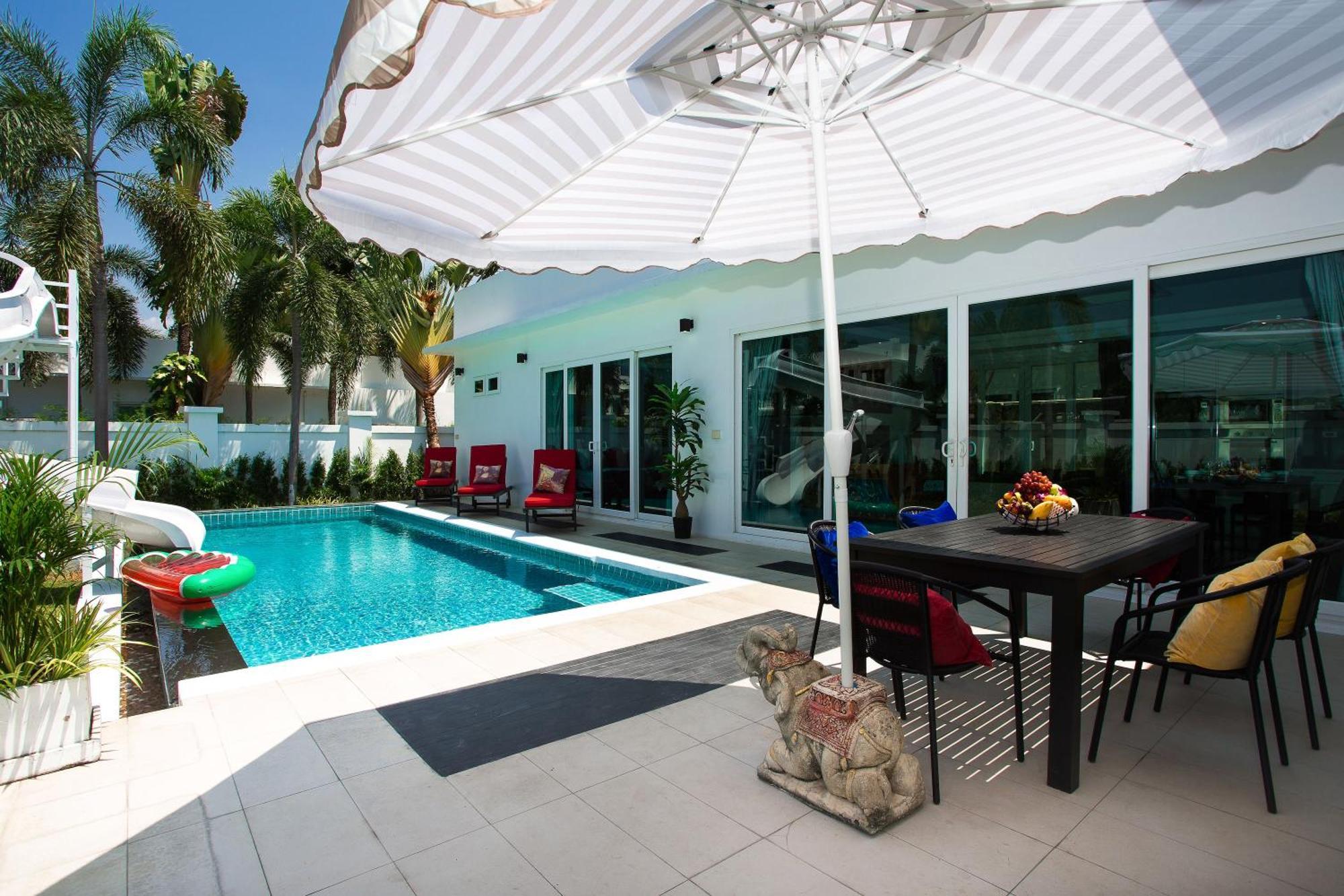 Grand Party Pool Villa Джомтиен Бийч Стая снимка