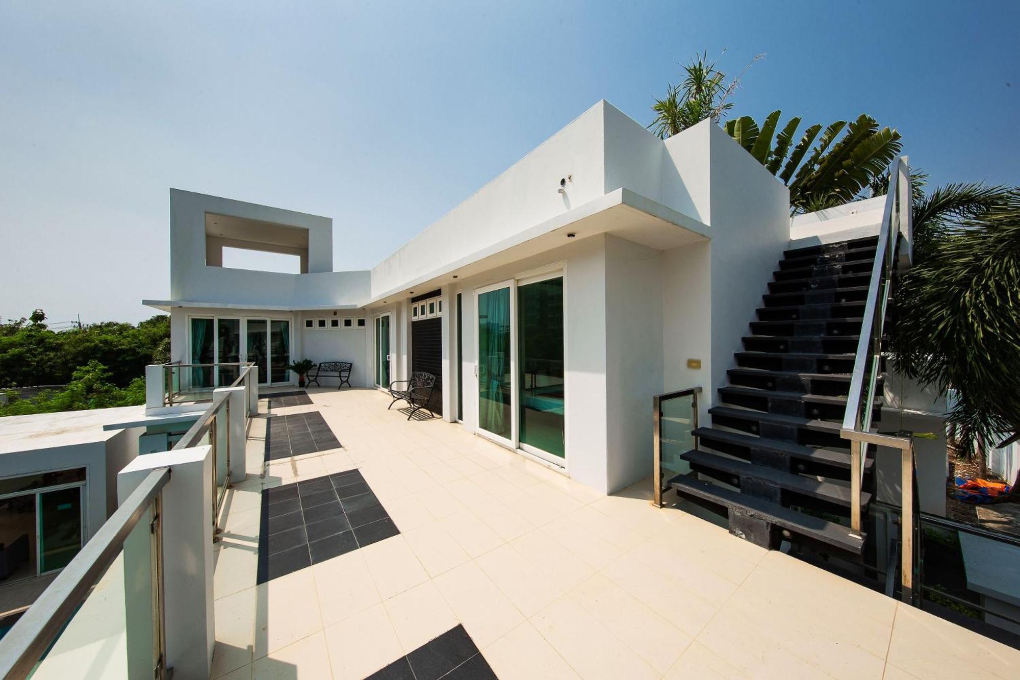Grand Party Pool Villa Джомтиен Бийч Стая снимка